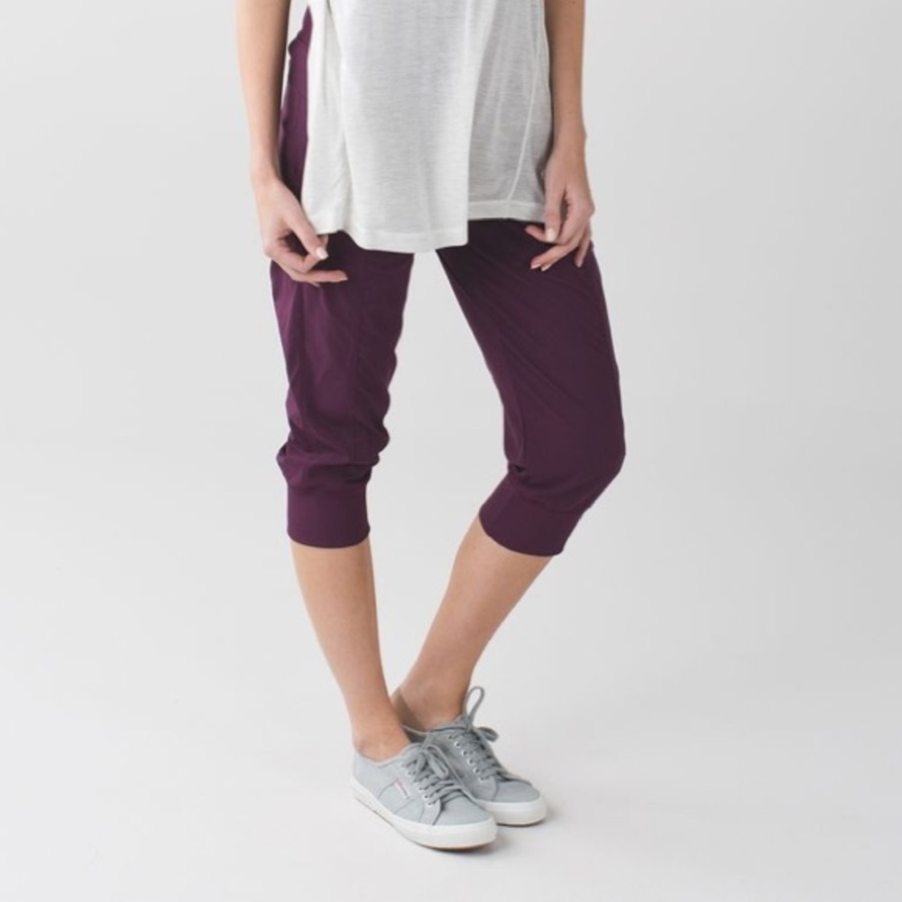 Lululemon Plum Flux Crop Joggers